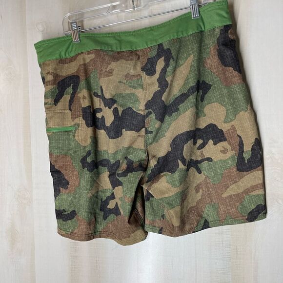 The North Face green camouflage swim trunks, size 36‎ - Picture 9 of 12